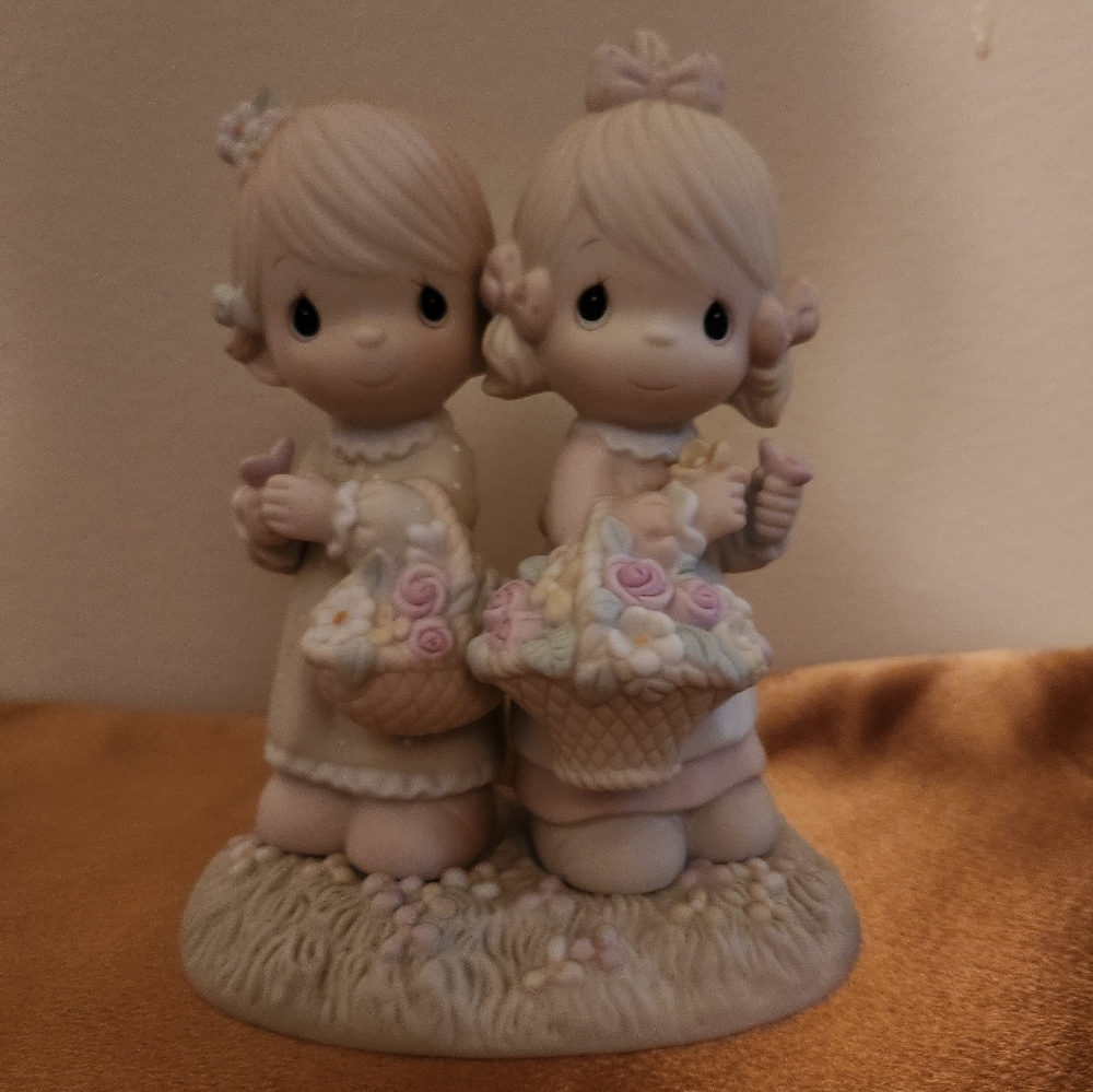 Precious Moments "To My Forever Friend" figurine. EXCELLENT condition.